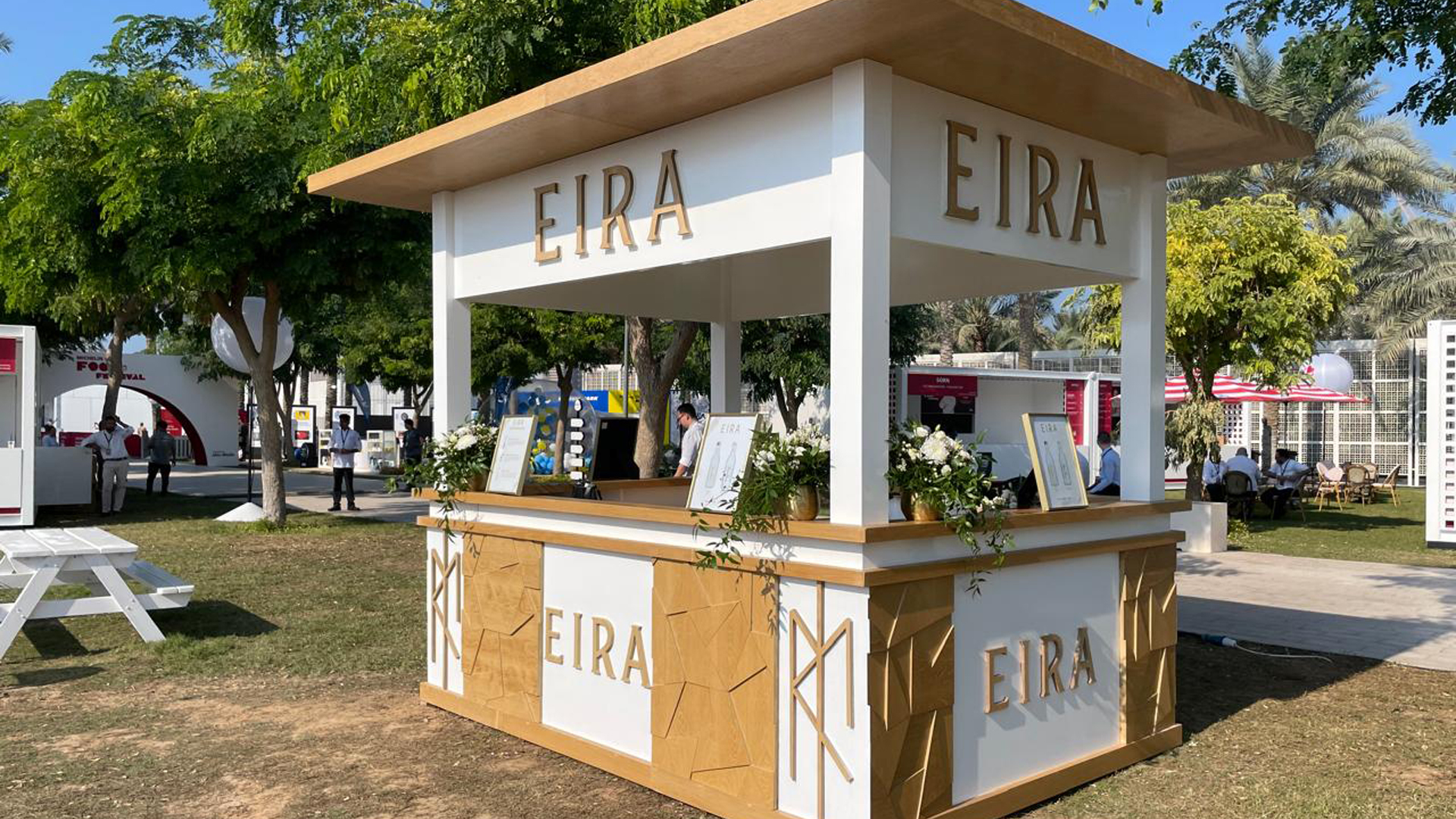 PREMIUM SIGNAGE SOLUTIONS.